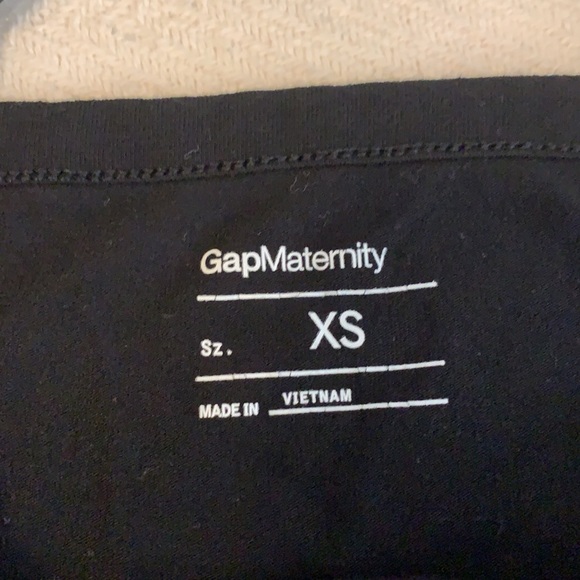 GapMaternity XS Nursing top in black - Picture 2 of 7